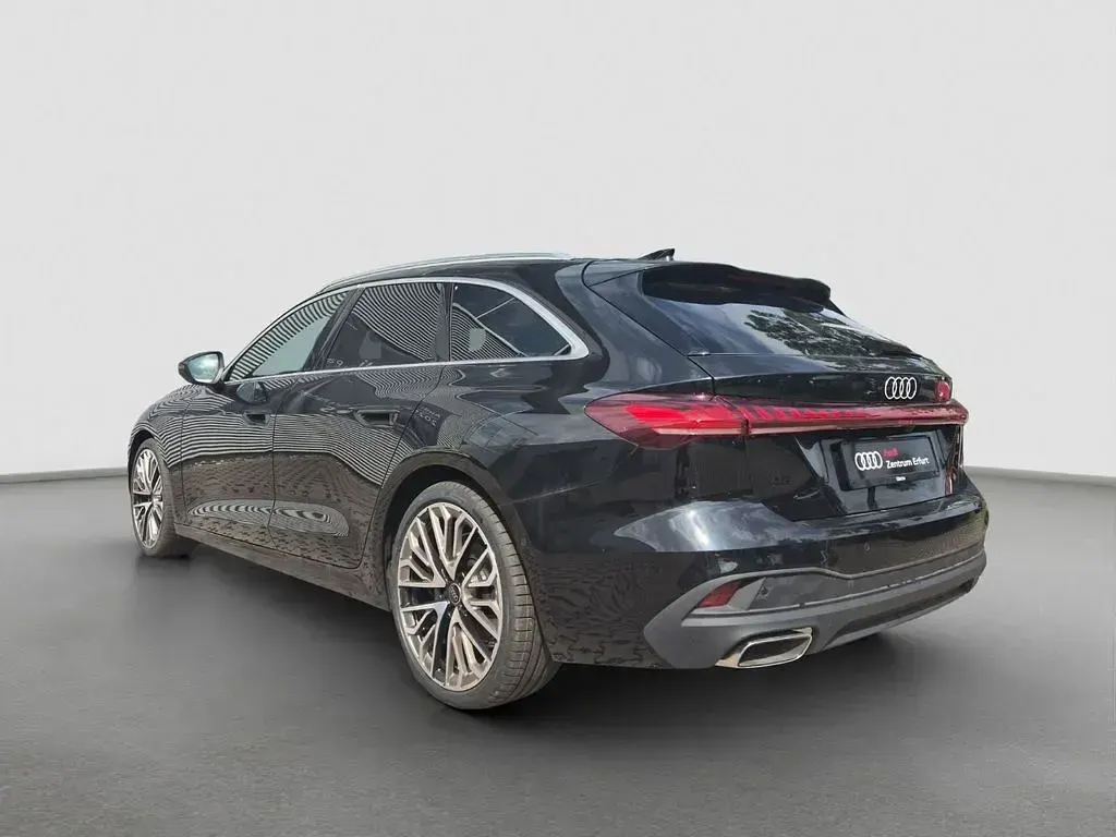 Gebraucht Audi A5 Sport 204 PS (150 kW) 2025 Distriktgrün metallic Kombi