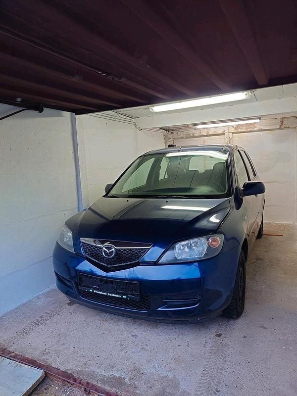 Blau Gebraucht 2004 Mazda 2 Kleinwagen | 750 € (Superpreis) - Bild 1/4