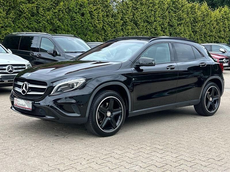 Schwarz Gebraucht 2016 Mercedes GLA250 Urban SUV | 20.990 € (Fairer Preis) - Bild 1/4