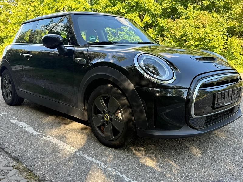Gebraucht Mini Cooper SE 135 kW (184 PS) 2023 Schwarz Kleinwagen
