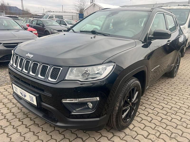 Diamond black crystal (schwarz Gebraucht 2019 Jeep Compass Longitude SUV | 16.989 € (Etwas zu teuer) - Bild 1/4