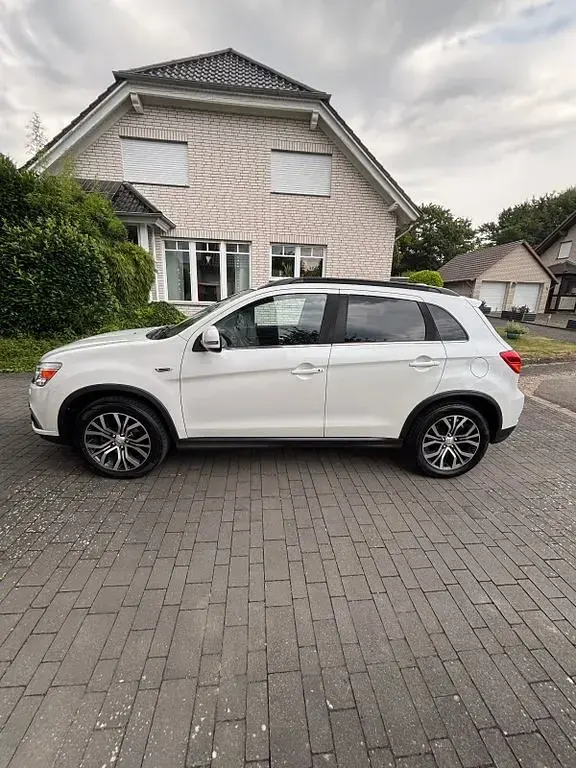 Gebraucht Mitsubishi ASX Edition 150 PS (110 kW) 2019 Weiß SUV