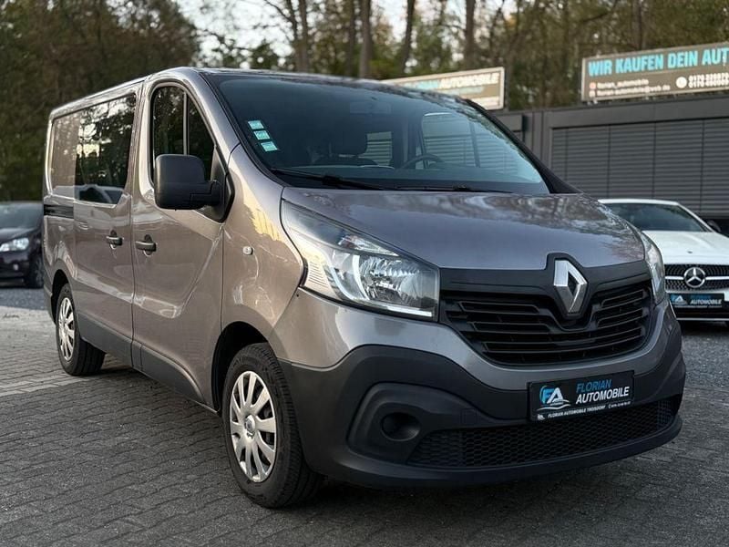 Second-hand Renault Trafic 121 CP (88 kW) 2017 Gri Monovolum