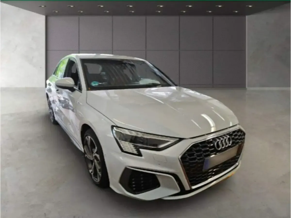 Gebraucht Audi A3 Sportback e-tron S-Line 204 PS (150 kW) 2022 Gletscherweiß metallic Kleinwagen