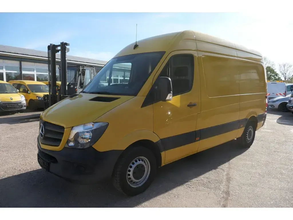 Usado Mercedes Sprinter 143 HP (105 kW) 2017 Amarelo Van