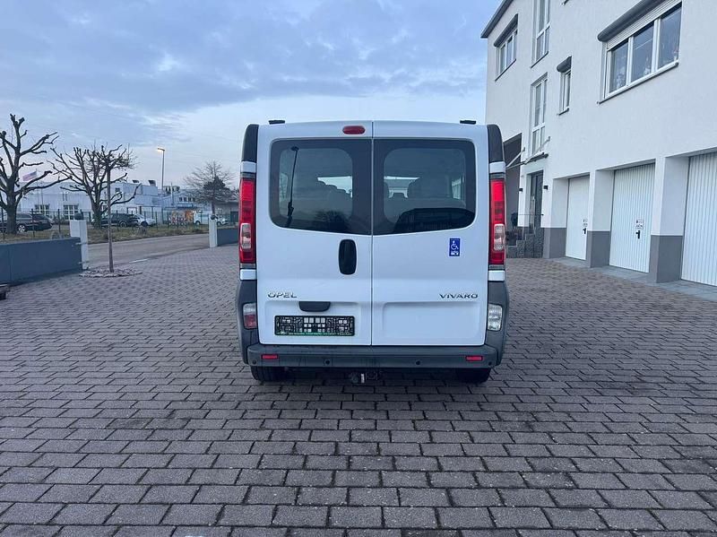 Gebraucht Opel Vivaro 90 PS (66 kW) 2009 Casabl/arctic/eisweiss/kaolin Van / Kleinbus