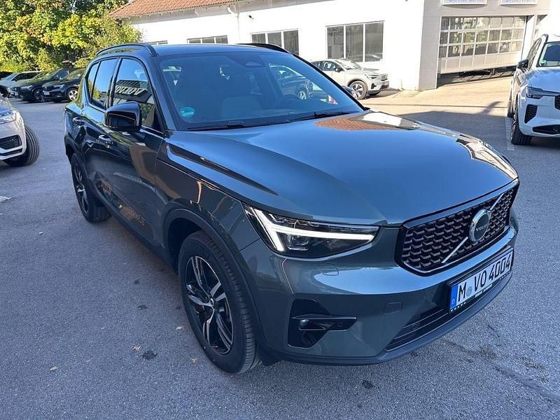 Gebraucht Volvo XC40 Plus 163 PS (119 kW) 2025 Gruen SUV