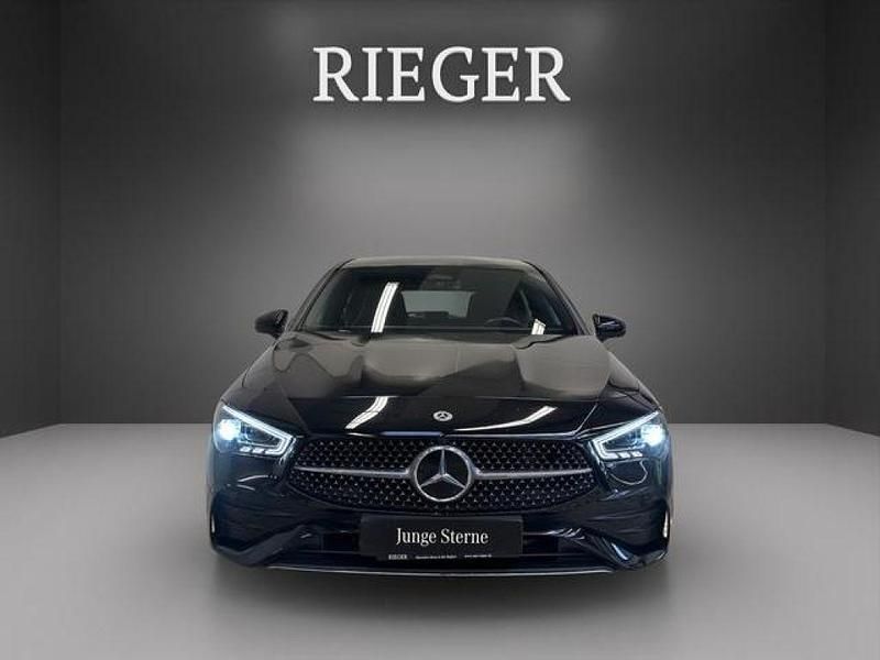 Gebraucht Mercedes CLA200 150 PS (110 kW) 2024 Unilack nachtschwarz Kombi