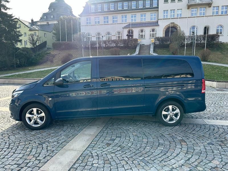 Gebraucht Mercedes Vito 190 PS (139 kW) 2018 Blau Van