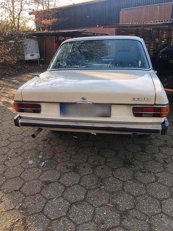 Second-hand Audi 100 86 CP (63 kW) 1976 Alb Berlinǎ