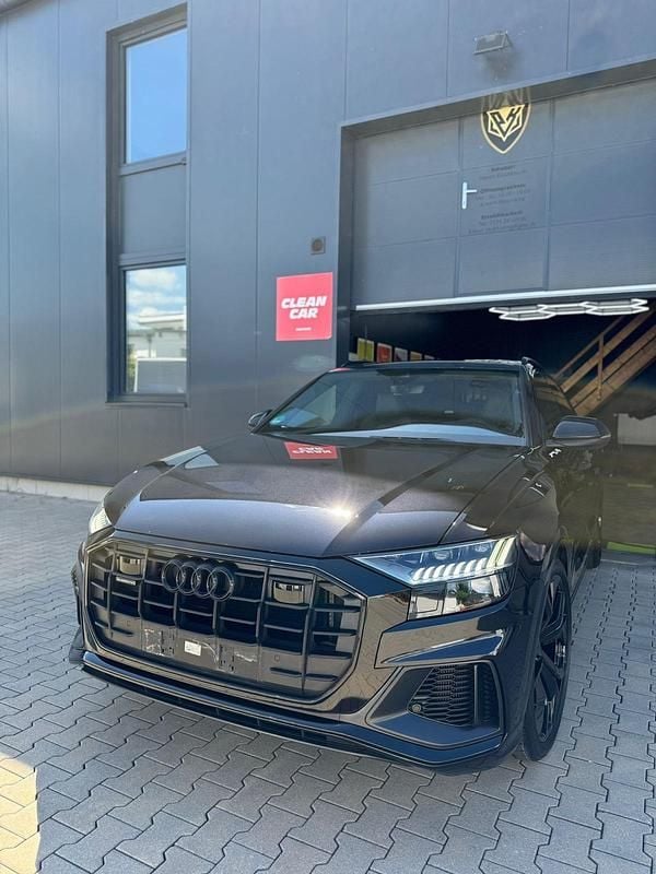 Schwarz Gebraucht 2019 Audi Q8 SUV | 49.000 € (Etwas zu teuer) - Bild 1/4