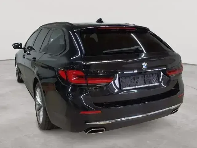 Gebraucht BMW 520 Luxury Line 190 PS (139 kW) 2022 Saphirschwarz metallic Limousine