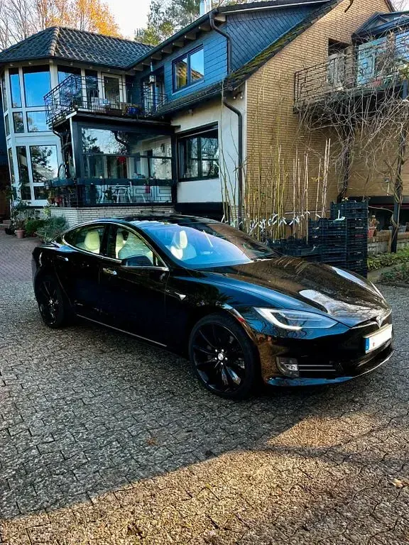 Second-hand Tesla Model S 450 kW (613 CP) 2017 Negru Hatchback