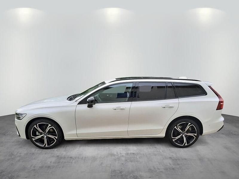 Gebraucht Volvo V60 Plus 145 PS (106 kW) 2023 Weiss Kombi