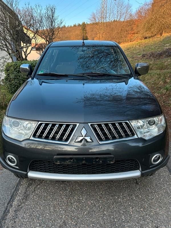 Gebraucht Mitsubishi L200 136 PS (100 kW) 2012 Grau Pickup