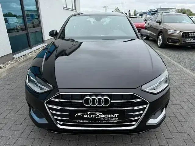 Gebraucht Audi A4 Ambiente 204 PS (150 kW) 2022 Schwarz Kombi