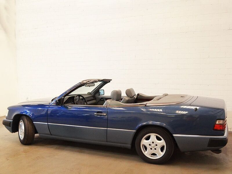 Gebraucht Mercedes 300 220 PS (161 kW) 1992 Nautikblau Cabrio