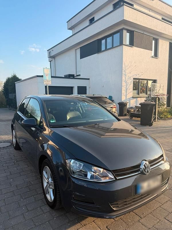 Gebraucht VW Golf VII Highline 105 PS (77 kW) 2014 Grau Kleinwagen