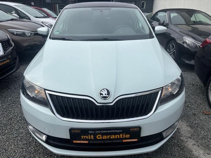 Gebraucht Skoda Rapid Drive 86 PS (63 kW) 2015 Weiß Kleinwagen