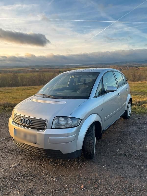 Grau Gebraucht 2004 Audi A2 Kleinwagen | 3.500 € (Fairer Preis) - Bild 1/4