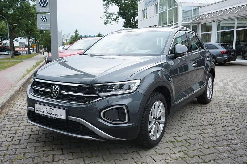 Grau Gebraucht 2024 VW T-Roc Style SUV | 29.950 € (Fairer Preis) - Bild 1/4