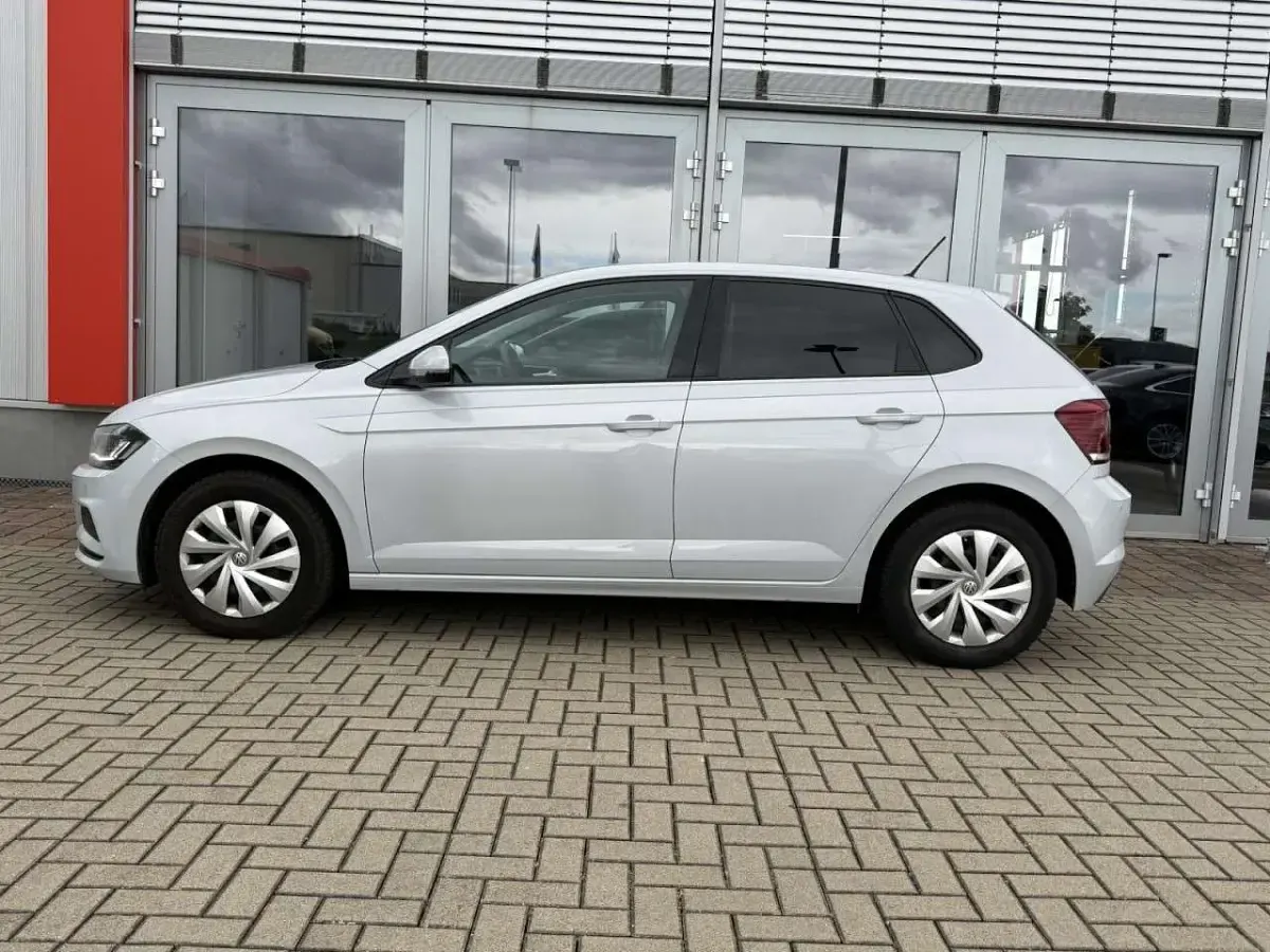 Gebraucht VW Polo Comfortline 116 PS (85 kW) 2018 Silber metallic Kleinwagen