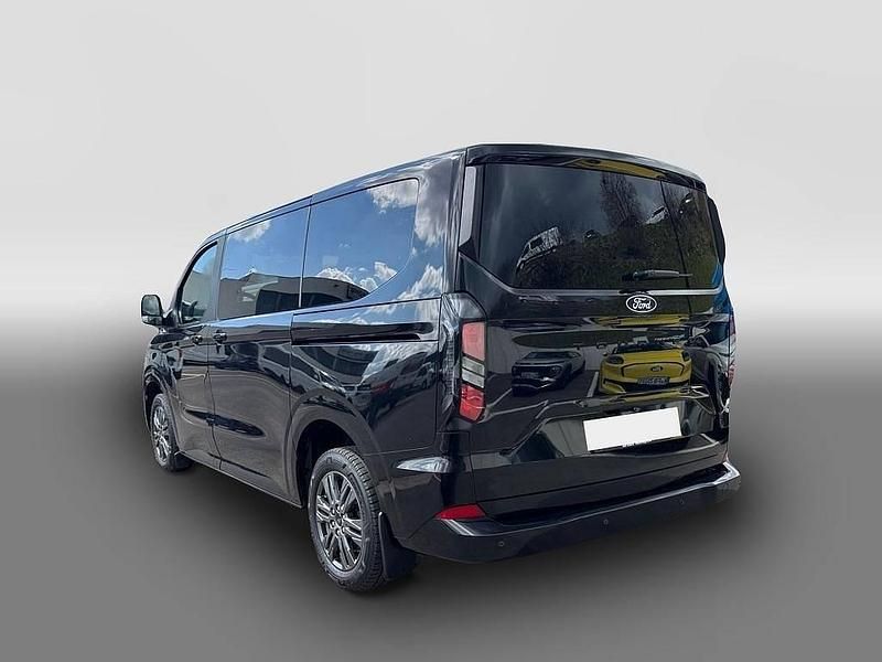 Gebraucht Ford Tourneo Titanium 136 PS (100 kW) 2025 Schwarz Van / Kleinbus