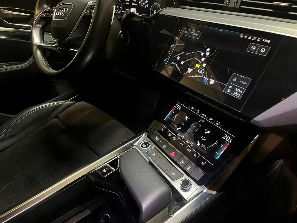 Gebraucht Audi e-tron S-Line 230 kW (313 PS) 2021 Blau SUV