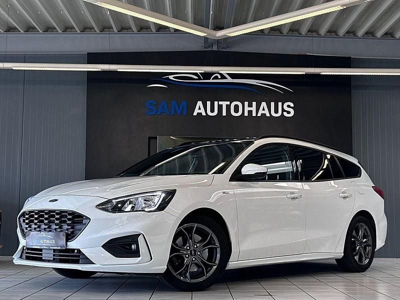 Weiß Gebraucht 2019 Ford Focus ST-Line Limousine | 8.500 € (Superpreis) - Bild 1/4