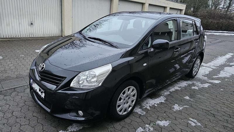 Gebraucht Toyota Verso 126 PS (92 kW) 2010 Schwarz Van / Kleinbus