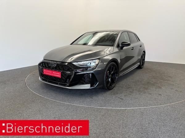 Grau (kemoragrau) Gebraucht 2025 Audi RS3 Ambiente Limousine | 68.650 € (Fairer Preis) - Bild 1/4