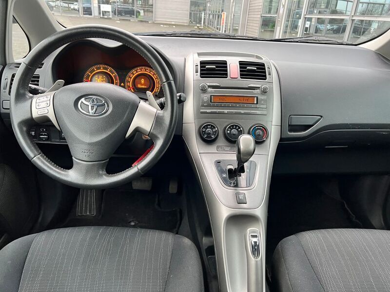 Gebraucht Toyota Auris Luna 124 PS (91 kW) 2007 Silber Limousine