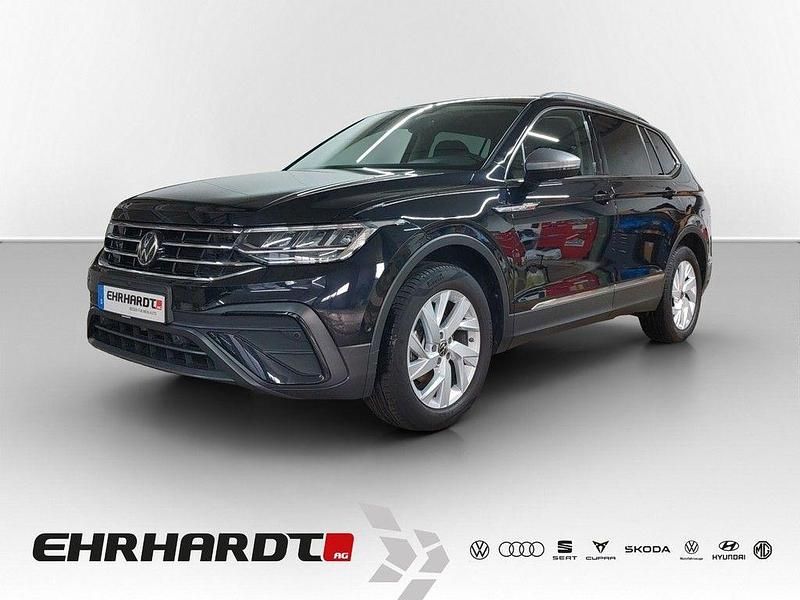 Schwarz Gebraucht 2022 VW Tiguan Allspace Life SUV | 30.990 € (Etwas zu teuer) - Bild 1/3