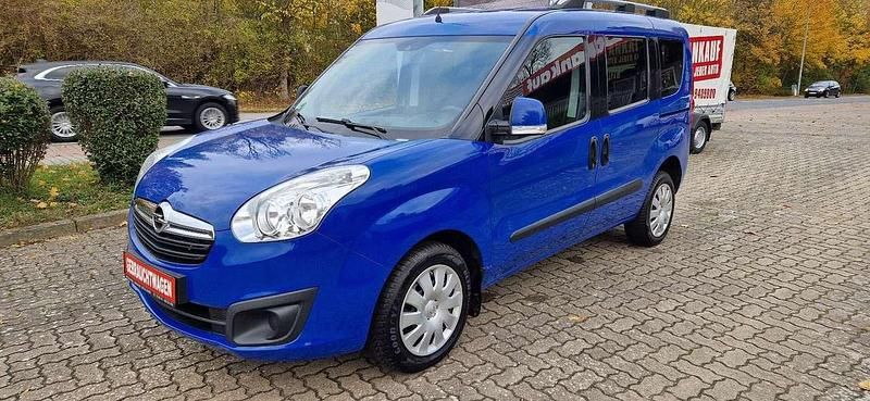 Second-hand Opel Combo Edition 95 CP (69 kW) 2015 Albastru Monovolum