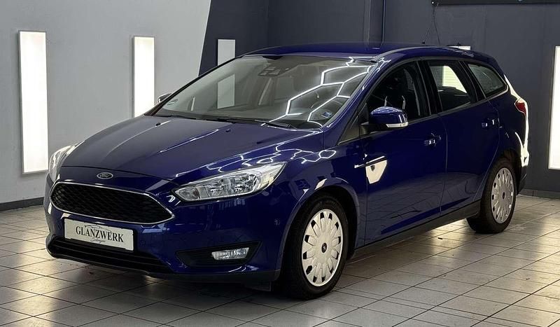 Blau Gebraucht 2016 Ford Focus Trend Kombi | 6.690 € (Guter Preis) - Bild 1/4