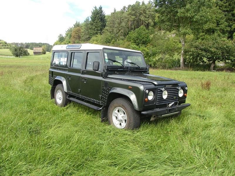 Grün Gebraucht 2007 Land Rover Defender SE SUV | 24.999 € (Fairer Preis) - Bild 1/4