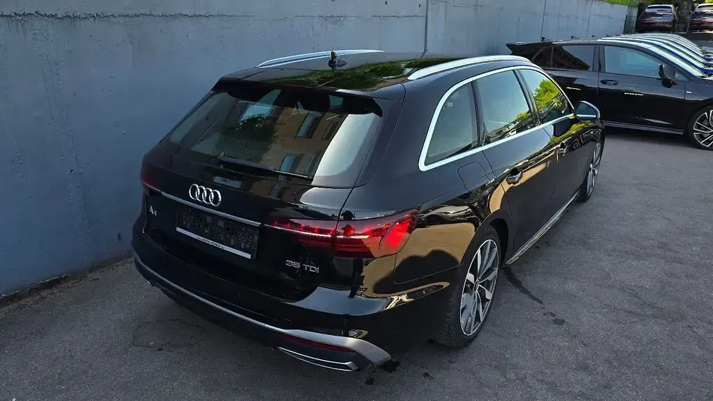 Gebraucht Audi A4 S-Line 163 PS (119 kW) 2023 Schwarz Limousine