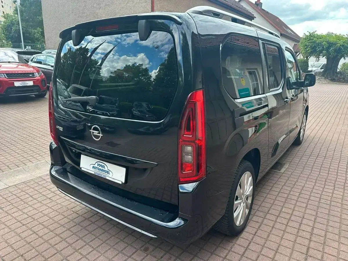 Gebraucht Opel Combo Life Ultimate 131 PS (96 kW) 2021 Diamond black Kombi