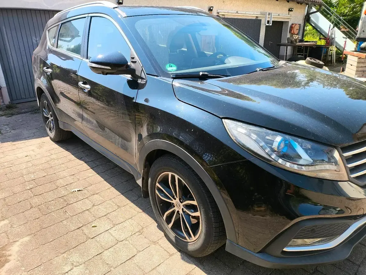 Gebraucht DFSK Glory 580 145 PS (106 kW) 2020 Schwarz SUV