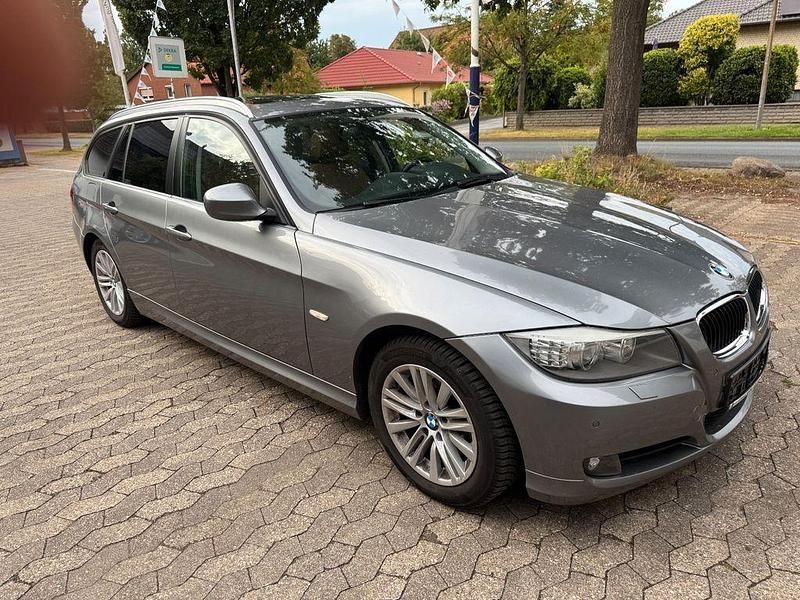 Silber Gebraucht 2011 BMW 320 Exclusive Kombi | 7.000 € (Etwas zu teuer) - Bild 1/4