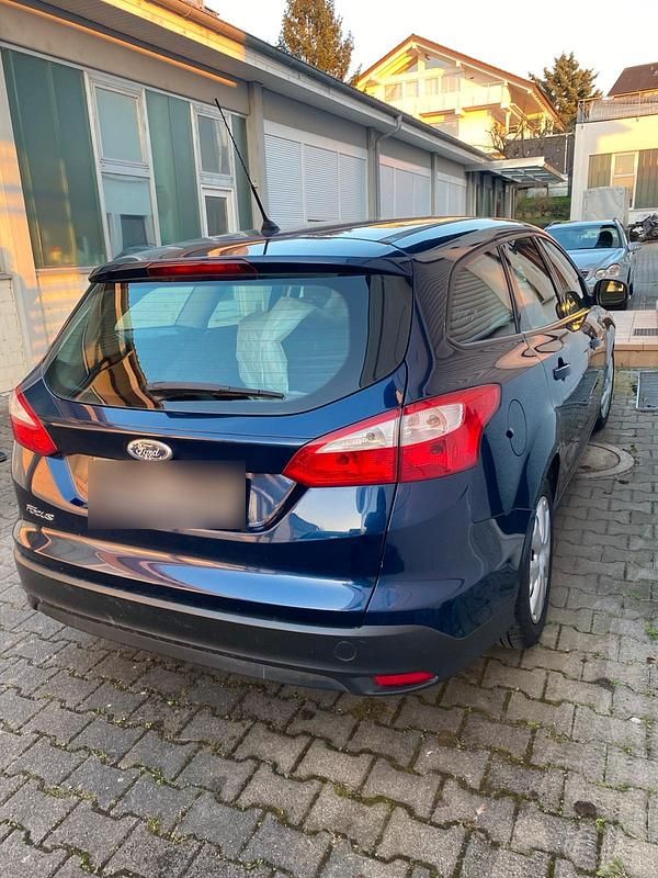 Gebraucht Ford Focus 2012 Blau Limousine