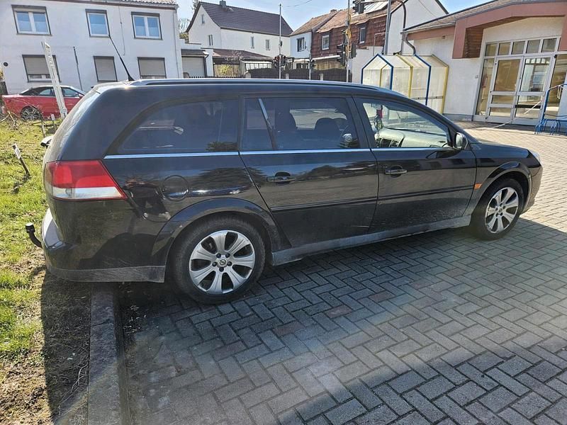 Gebraucht Opel Vectra 140 PS (102 kW) 2008 Schwarz Kombi