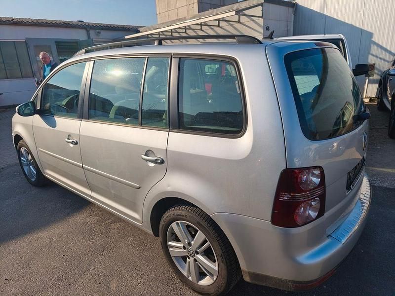 Gebraucht VW Touran 140 PS (102 kW) 2010 Silber Van / Kleinbus