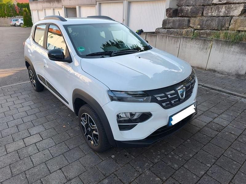 Weiß Gebraucht 2022 Dacia Spring Comfort Plus Kleinwagen | 8.750 € (Guter Preis) - Bild 1/4