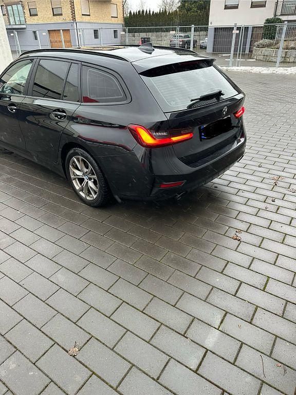 Gebraucht BMW 320 Advantage 190 PS (139 kW) 2020 Schwarz Kombi