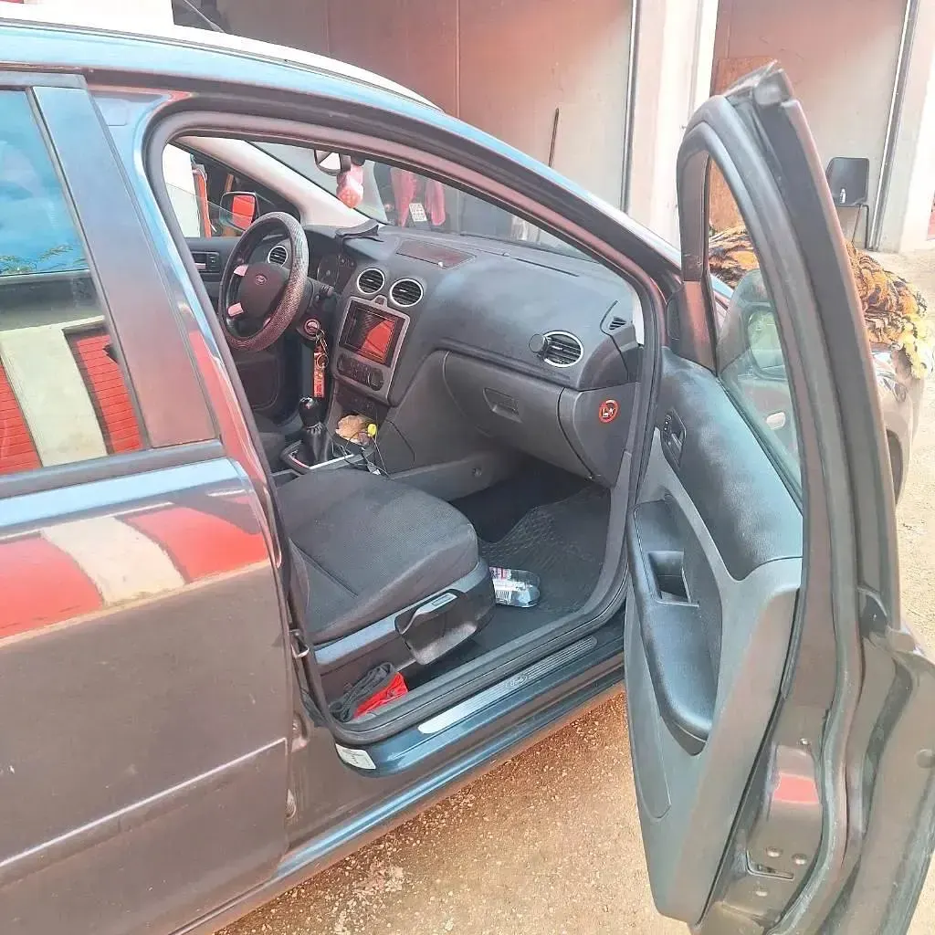 Gebraucht Ford Focus 90 PS (66 kW) 2007 Grau Kombi