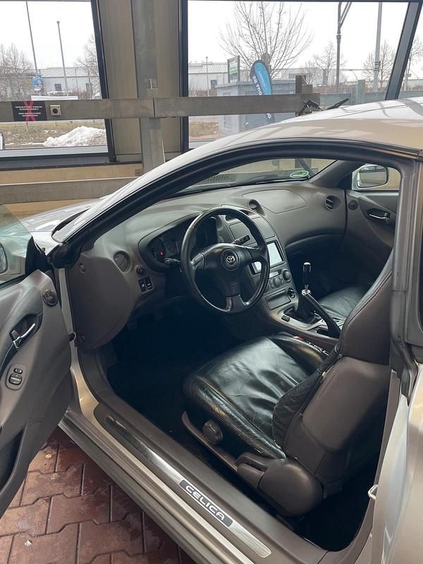 Gebraucht Toyota Celica T2 143 PS (105 kW) 2000 Silber Coupé