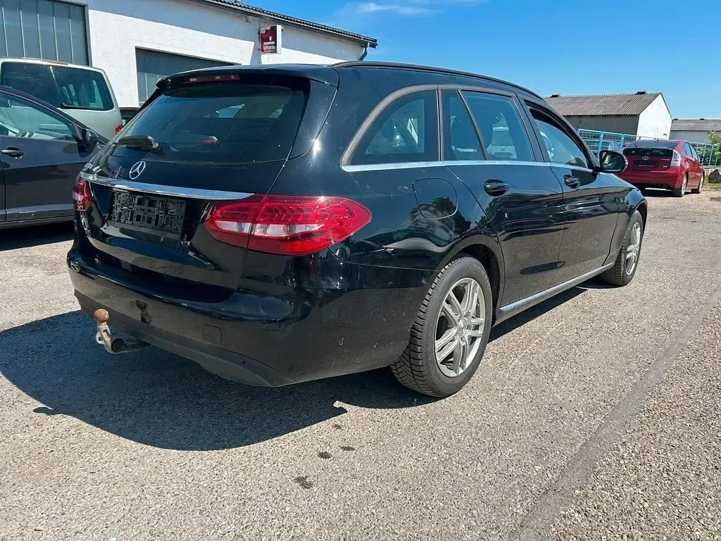 Gebraucht Mercedes C200 160 PS (117 kW) 2020 Schwarz Kombi