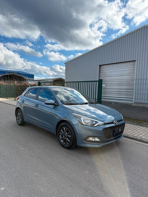 Gebraucht Hyundai i20 Active 84 PS (61 kW) 2017 Blau Kleinwagen