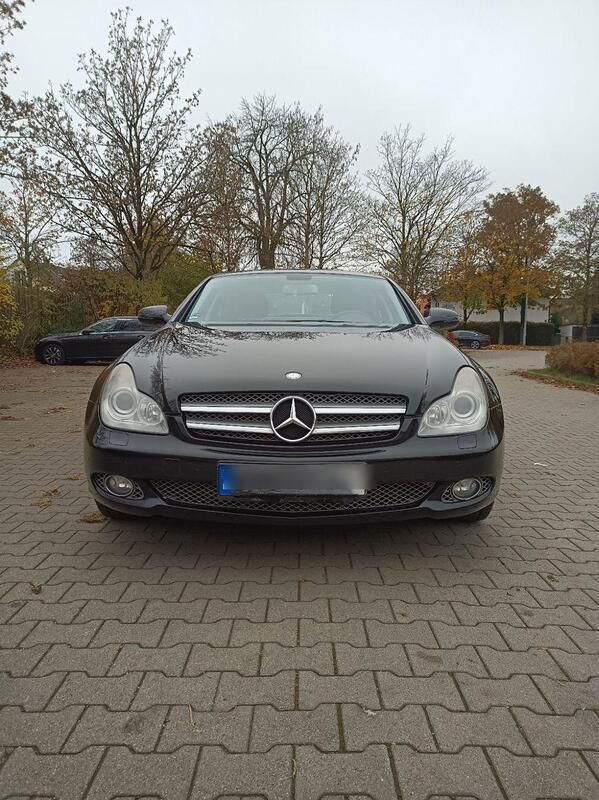 Schwarz Gebraucht 2009 Mercedes CLS320 Coupé | 10.400 € (Fairer Preis) - Bild 1/4